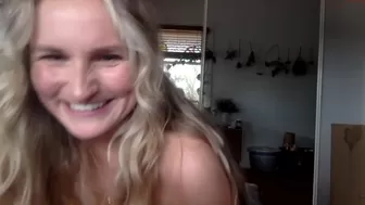 ren_just chaturbate hot tick caresses beautiful tits