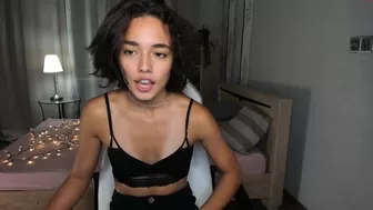 ella_flare chaturbate charming kral fucks both holes