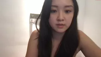 yourlilylee chaturbate  fucks herself in pink dildo