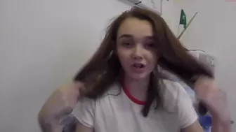 nomieturtles69 chaturbate busty chick gently pulls pussy