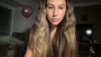 melxlove chaturbate crazy chick caresses sex lips