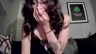 strawberripulp chaturbate lustful woman fucks vagina with phallus