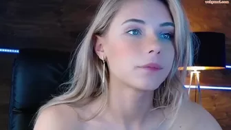 cherrishlulu Naked sweet blonde sucks a rubber dick
