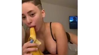 veronicavictoria banana fuck broadcast