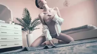tamagochi_gf Bottom views with petite beauty