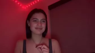 leahsoren chaturbate 2024-04-09 showed her crotch