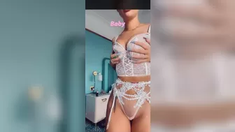 Aliza Jane onlyfans Incendiary hottie gently jerks off her cunt