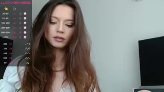 isia_slay chaturbate Busty bitch exposes her charms