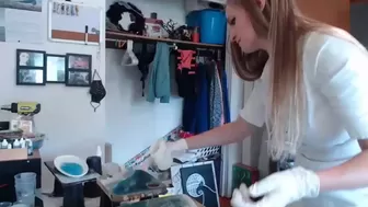 glutenfreehulahoops chaturbate Naughty babe fucks vagina sex toy