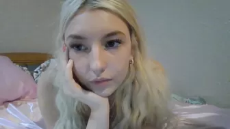 Abbiewhite Chaturbate 2025-27-01 Fucks Herself