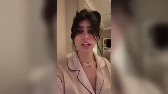 Mia Khalifa Onlyfans 2025-05-07 Fingering In A Public Show