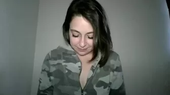 ilovelucylola_CHATURBATE chaturbate  passionately pulls her pussy