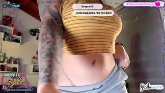 yesikasaenz chaturbate Busty slut caresses shaved cunt