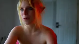 crimsonxrapture chaturbate Skinny bitch straddled phallus