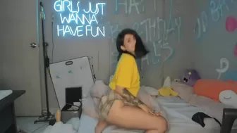 sugar_troubl3 chaturbate Shy chick poses naked