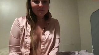 scarlets3crt134 chaturbate Naughty bitch gently jerks her pussy