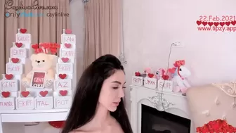 caylin chaturbate  fucks her pussy