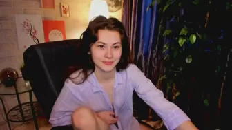 little_mandy chaturbate Cute lady undresses in front of the camera