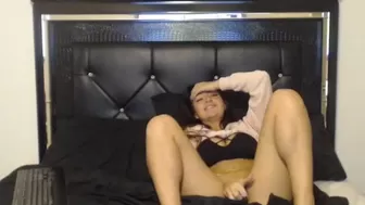 dallasohmy myfreecams  cum from the vibrator in the ass/