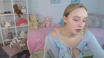 mur__amur myfreecams Adult Skin Masturbates with Fingers