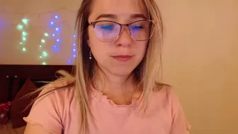 Little_Romina sex show part 3