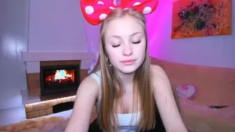Cristall_White camerawork great april videos  5