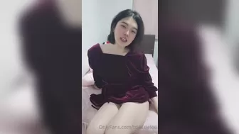 Jessie Lee aka tsjessielee onlyfans  rubbing and jerking off her pussy