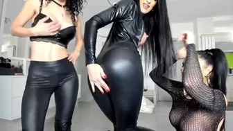 katie_sweet latex show with three brunettes