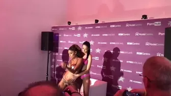 Francysbelle onlyfans Shy babe seduces with big tits
