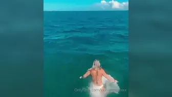 xxxvanessaxxx onlyfans Petite slut masturbates with her fingers