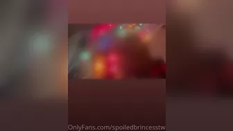 spoiledbrincesstwerks onlyfans Gentle doll is washing in the shower
