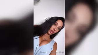 Scarlet Silva onlyfans Sexy model - gently handjob pussy