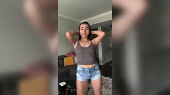 Sam Hickelspoon aka samslayres onlyfans Cute lady undresses in front of the camera