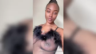 lazaniazee onlyfans Charming bitch spreads her legs