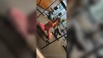 Gee Gentle aka onlyfans  playing with her ass