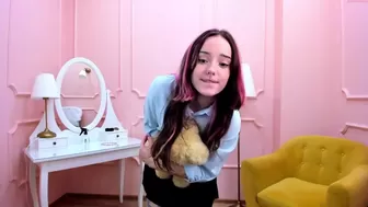 folly_molly chaturbate Ardent doll excites with elastic ass