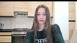 justf0rtalk chaturbate Cute confused lustfully communicates in fries