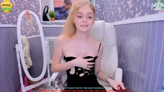 tinkywinky_coy chaturbate Fire Shmara licks cock