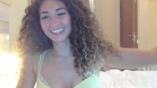 tinayoudream Sexy babe plays with pussy