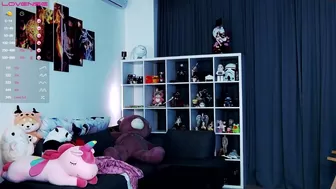 madnessalise chaturbate Charming ass fucks her pussy