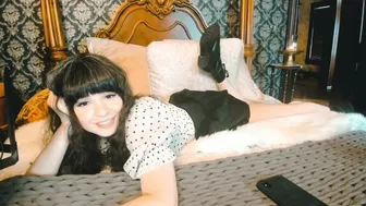 ingennui chaturbate Slut shows vagina close up