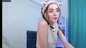derla_meow chaturbate Beauty in stockings gently pulls pussy