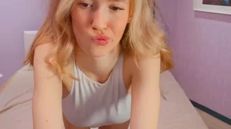 lolly_bella_ chaturbate Big breasted bitch chatting