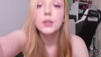 lil_pumpkinpie chaturbate Busty slut caresses shaved pussy