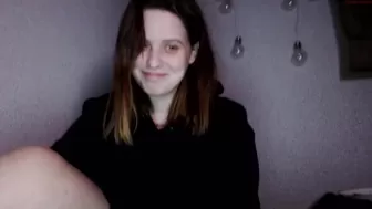 ulyummy chaturbate Blonde curvy fucks pussy with phallus