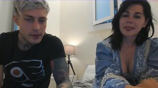 sonic12_12 chaturbate Dark haired bitch caresses vaginal opening