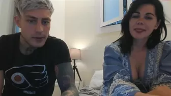 sonic12_12 chaturbate Dark haired bitch caresses vaginal opening