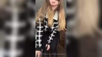 Kaiya aka kaiyakawaii onlyfans Slender babe masturbates shaved pussy