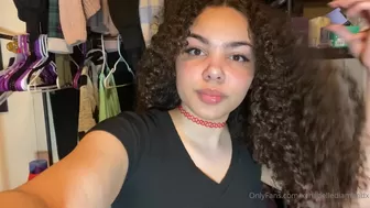 Chanelle Diamond aka xchanellediamondx onlyfans   in a new apartment shows a striptease