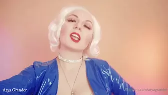 aryagrander onlyfans Busty woman chatting in chat